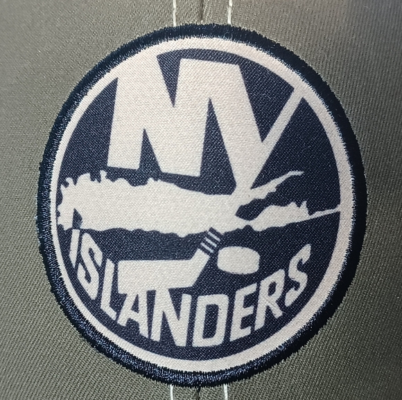 NHL New York Islanders Baseball Cap Green - Picture 4 of 5